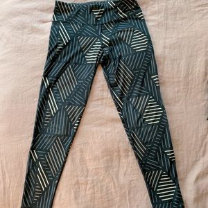 Carve Designs leggings